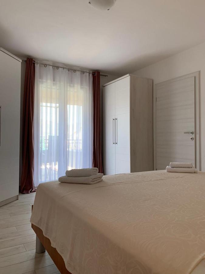 Apartment Salov Trogir Ngoại thất bức ảnh